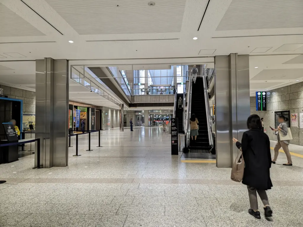第一本庁舎エスカレーター