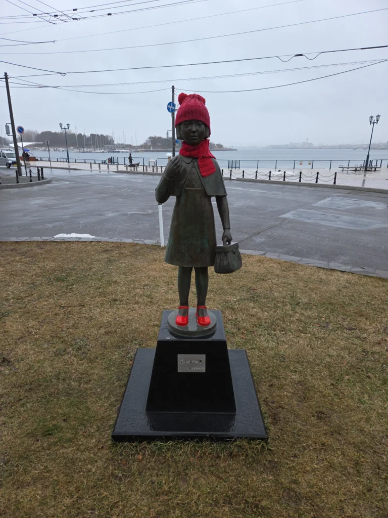 きみちゃんの像