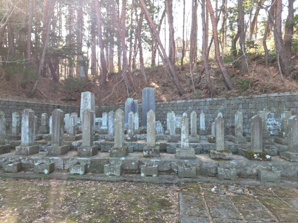 新政府軍戦没者の墓